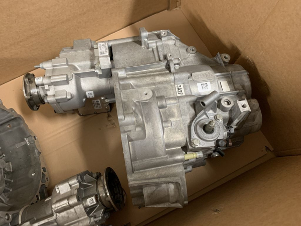 02Q300052Q 02Q409055A SQV 6-speed manual transmission VW Golf NEW