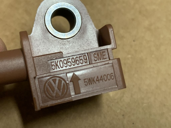 5K0959659 original VAG Crashsensor Airbag Golf 2009-2013 NEU