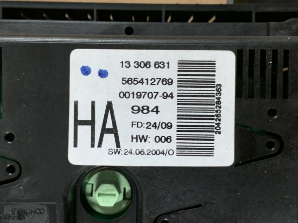 13306631 1236258 original Opel GM on-board computer display Astra H NEW