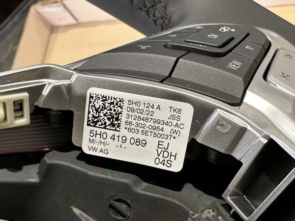 5H0419089EJ original VW leather multifunction steering wheel new condition
