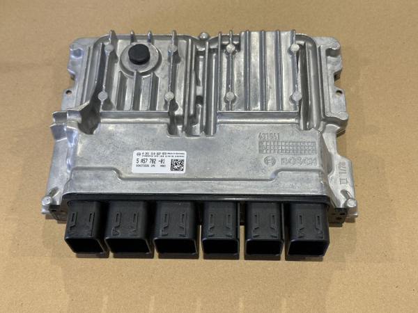 12145A57782 0261S1066P original BMW control unit DME NEW