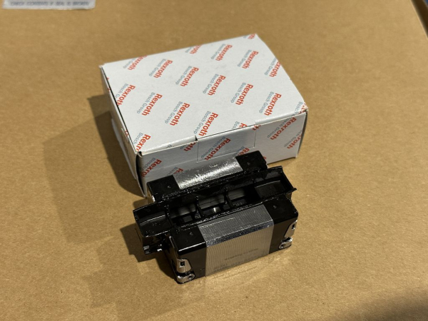 Bosch Rexroth R166681420 Laufwagen Führungswagen Linearführung NEU