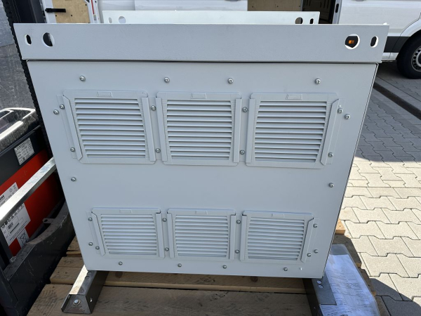 GENERAL ELECTRIC Wind Turbine Rotor Disconnect Switch Cabinet 109W8247P001