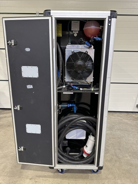 Audi Formula E Season 5 – 80 kW / 910 V Batterieladegerät mit Batteriekühlaggregat (gebraucht)