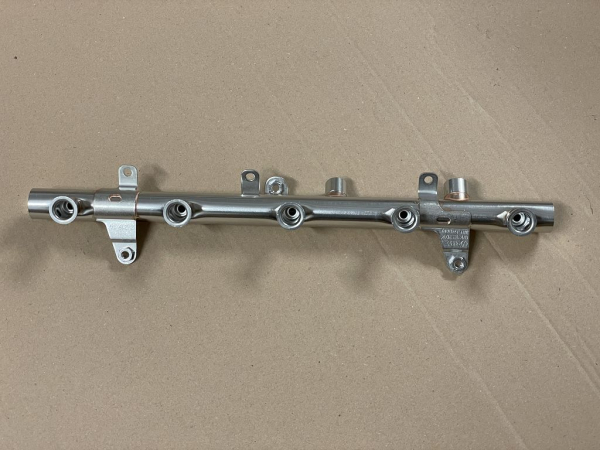 07K133317K  original Audi Kraftstoffverteiler RS3 RSQ3 TTRS 2.5 TFSI NEU