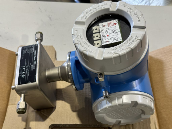 Endress+Hauser Cubemass DCI 8CN02-16E1/0 Coriolis flow meter NEW