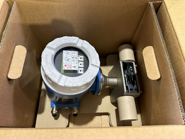 Endress+Hauser Cubemass DCI 8CN02-16E1/0 Coriolis flow meter NEW