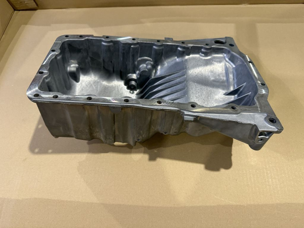 06B103603AQ original VAG Passat oil pan NEW