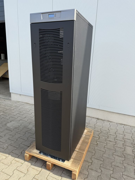 CYSCO ENERGY SFC 30 TT SFC30TT Spannungs-Frequenz-Wandler mit 2× Spannungswandlern