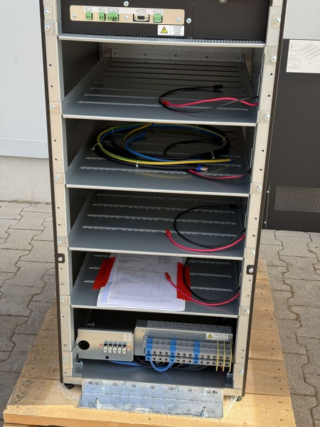 CYSCO ENERGY SFC 30 TT SFC30TT Spannungs-Frequenz-Wandler mit 2× Spannungswandlern