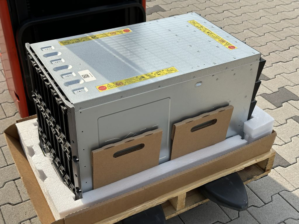 Dell PowerEdge M1000e BMX01 Blade Chassis server rack iKVM CMC Force10 MXL 10/40GbE used
