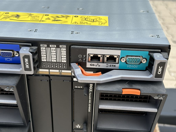 Dell PowerEdge M1000e BMX01 Blade Chassis server rack iKVM CMC Force10 MXL 10/40GbE used